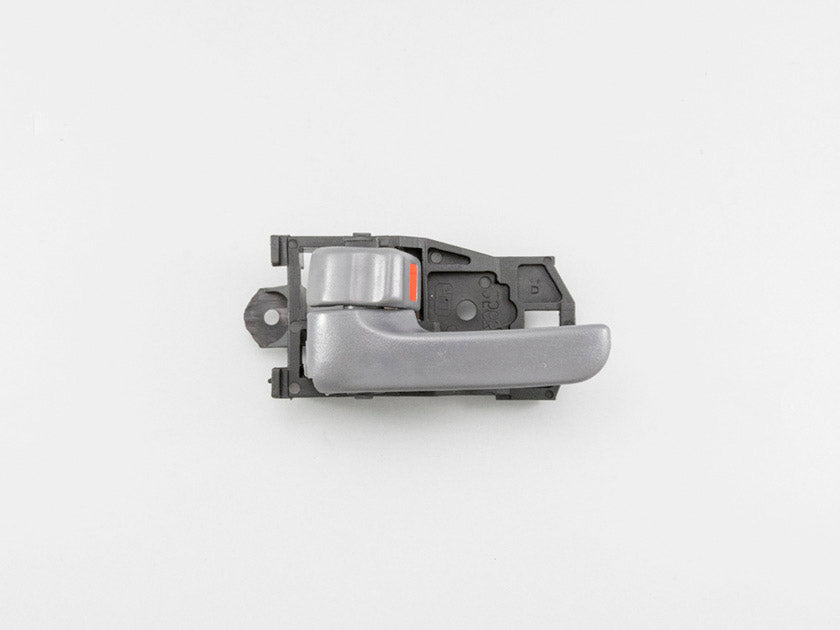 Manija Toyota Camry 97-01/SIENA 98-03 Del/tras Izq S/bis Gris - clave 8170135